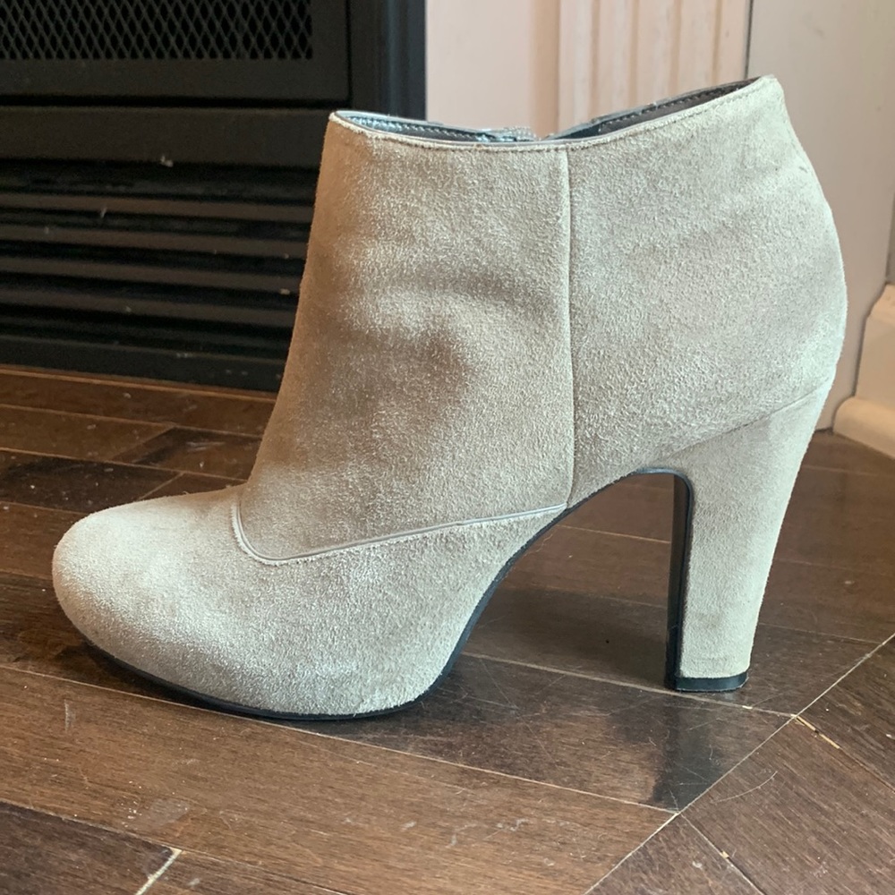 Nine West, gray suede booties. Size 9
